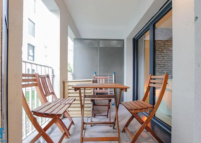 Appartement Avec Parking Climatisation Loggia A La Cite Du Vin Bordeaux